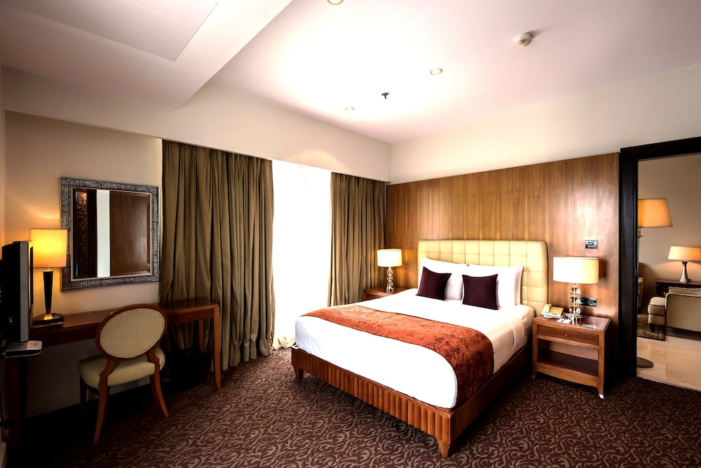 Oakwood Premier Prestige Ub City Bangaluru 13/55