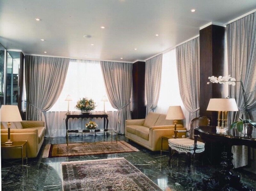 The Park Hotel Piraeus 19/28