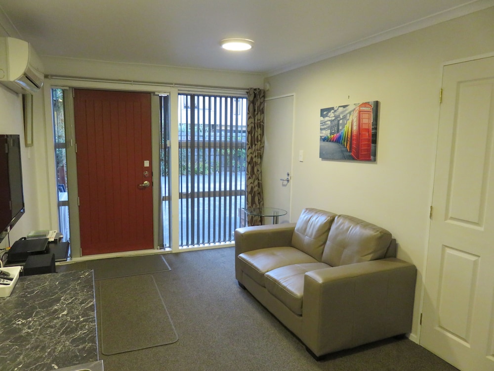 Mcwilliam Apartments 29/44