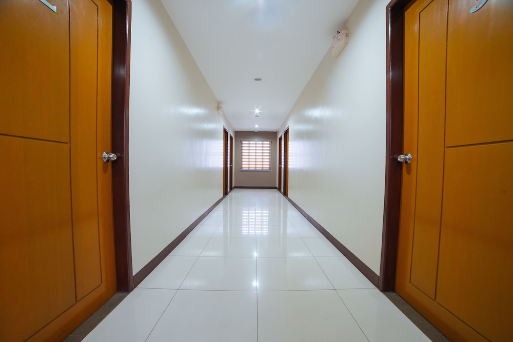 Reddoorz Near Angeles University Foundation 22/26