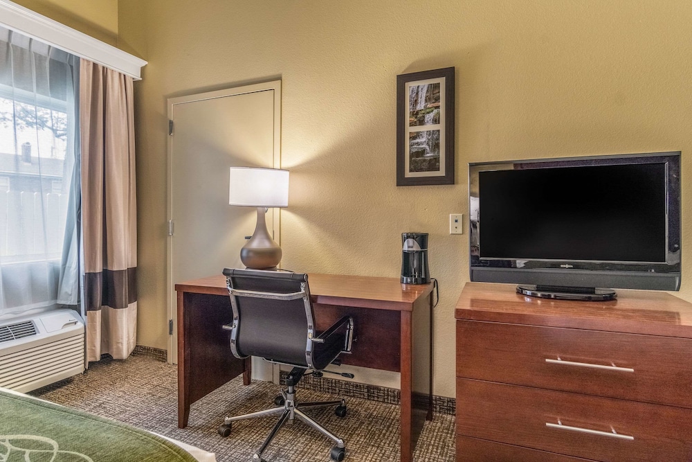 Comfort Inn Suites Tuscumbia Muscle Shoals 39/45