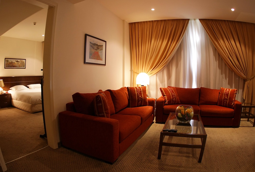 MARKAZIA SUITES 37/78