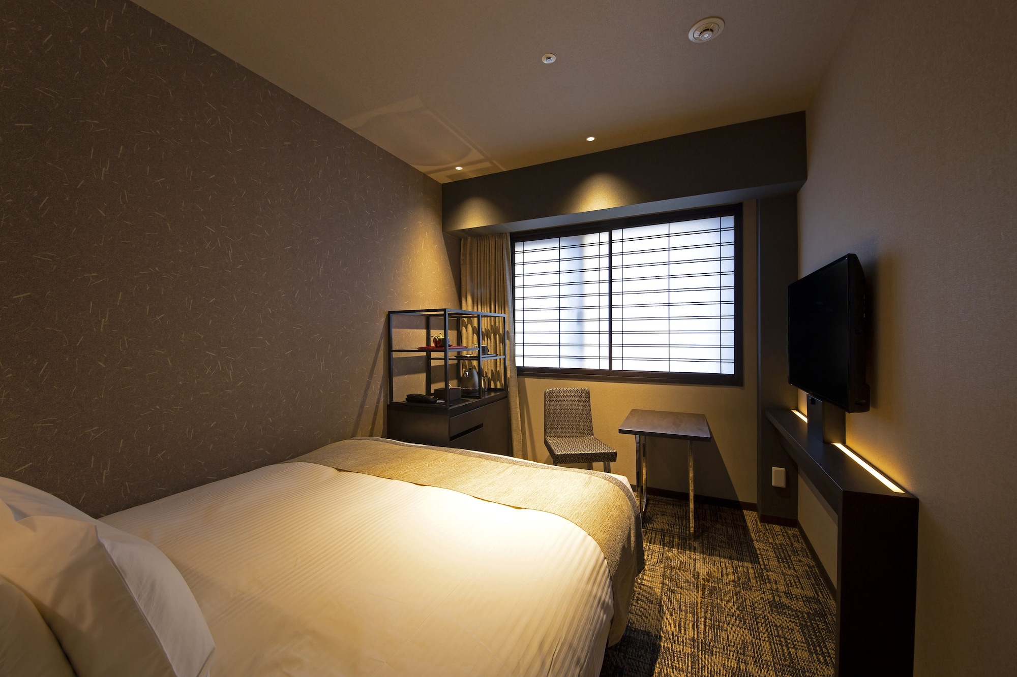 ROOM, SINGLE