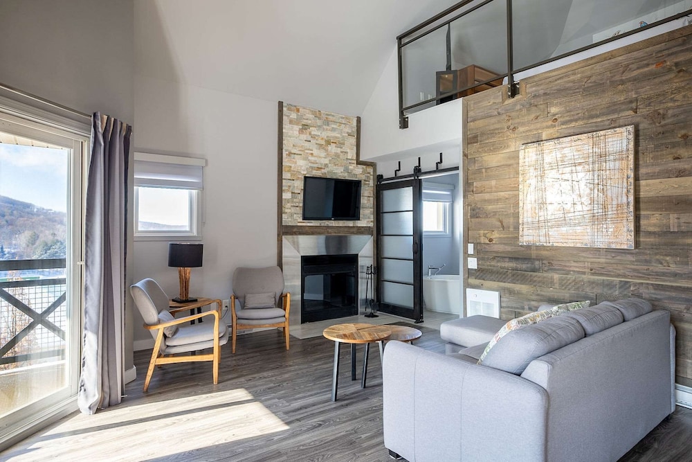 Chateau Bromont 30/38