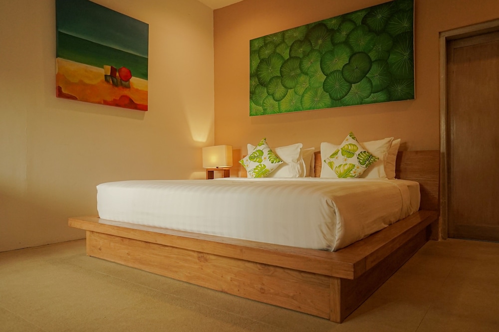 1 BEDROOM, VILLA, BEACH FRONT
