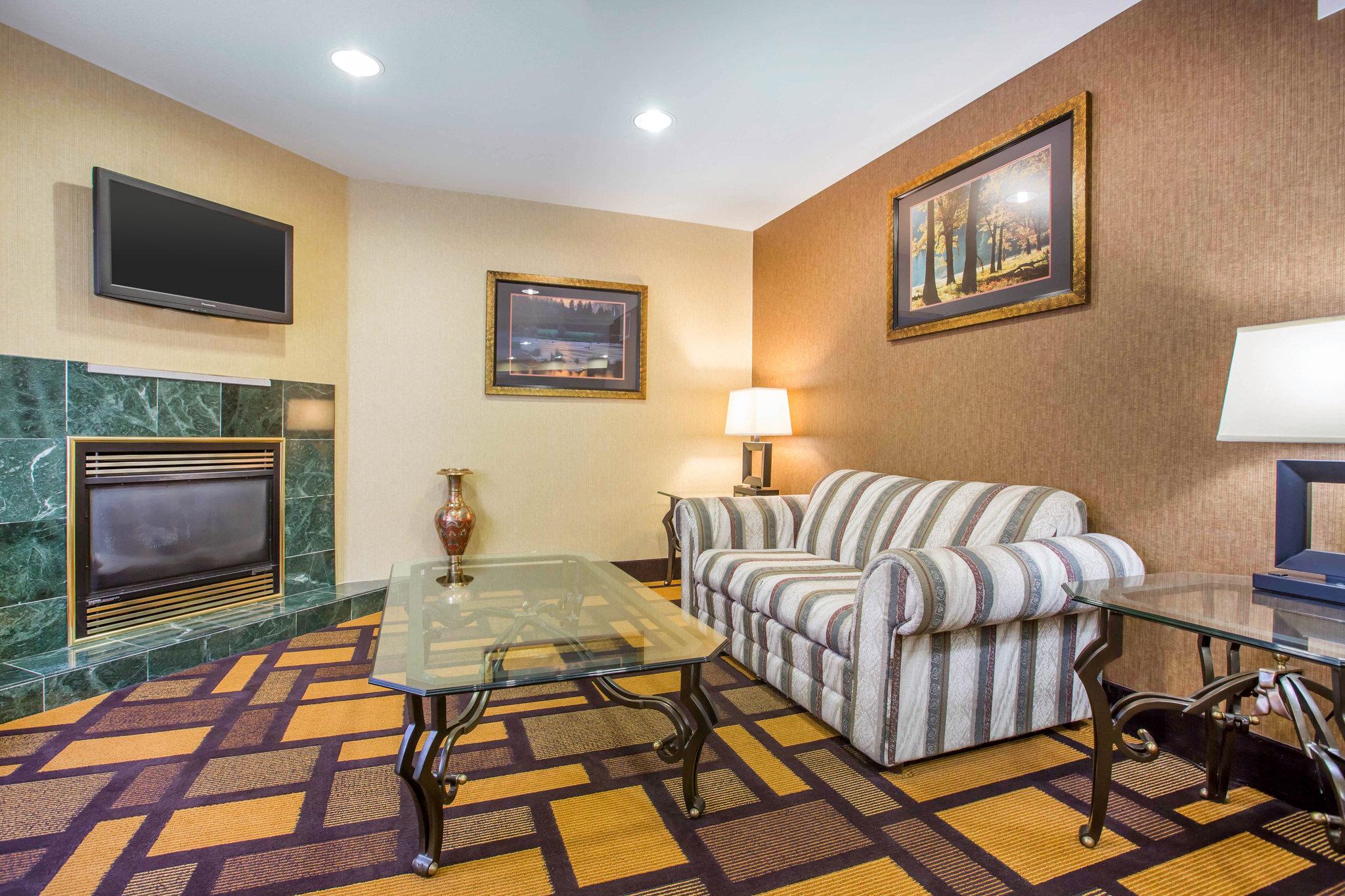 Quality Inn & Suites 14/18