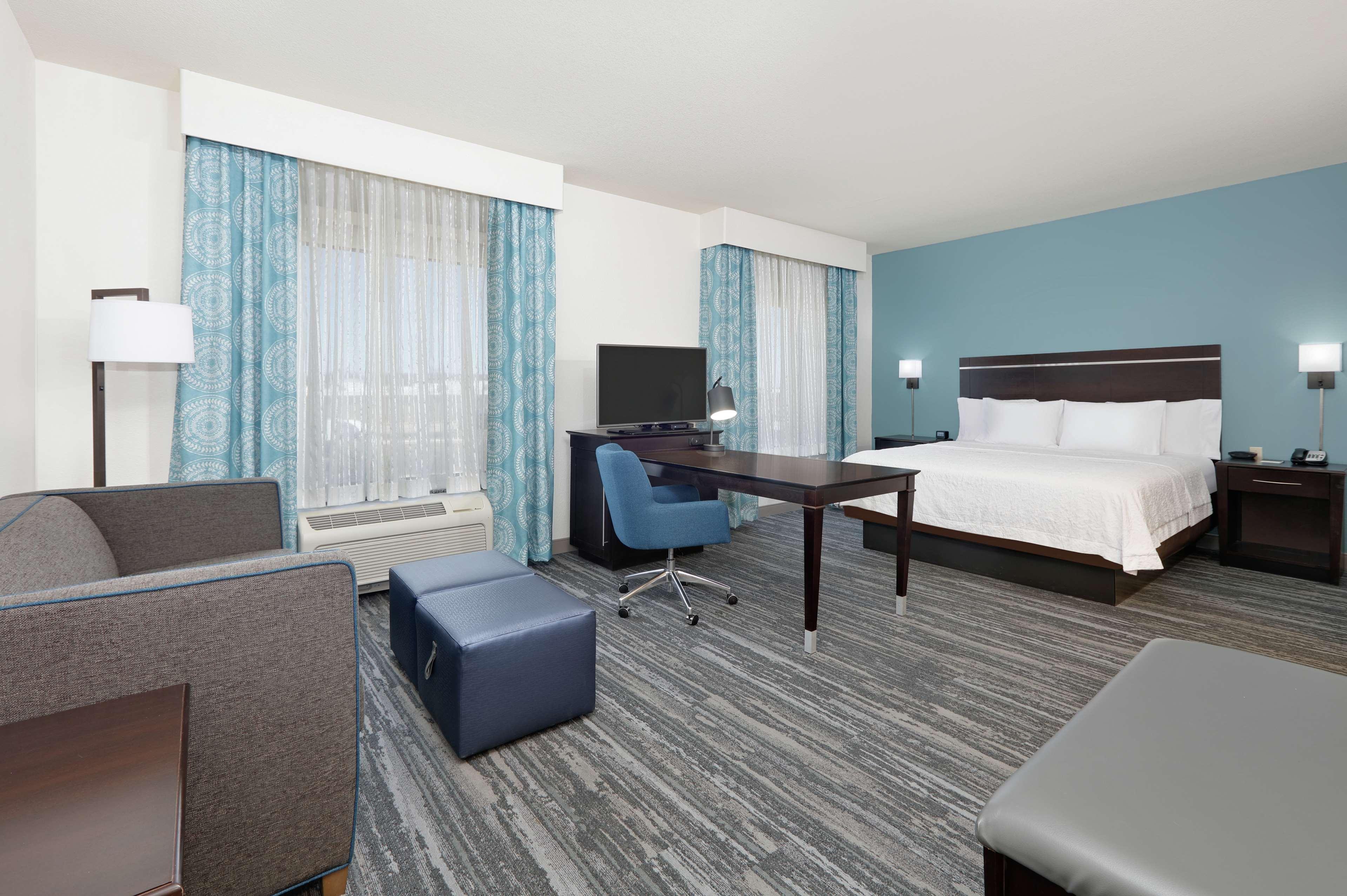 STUDIO, SUITE, KING BED, SOFA