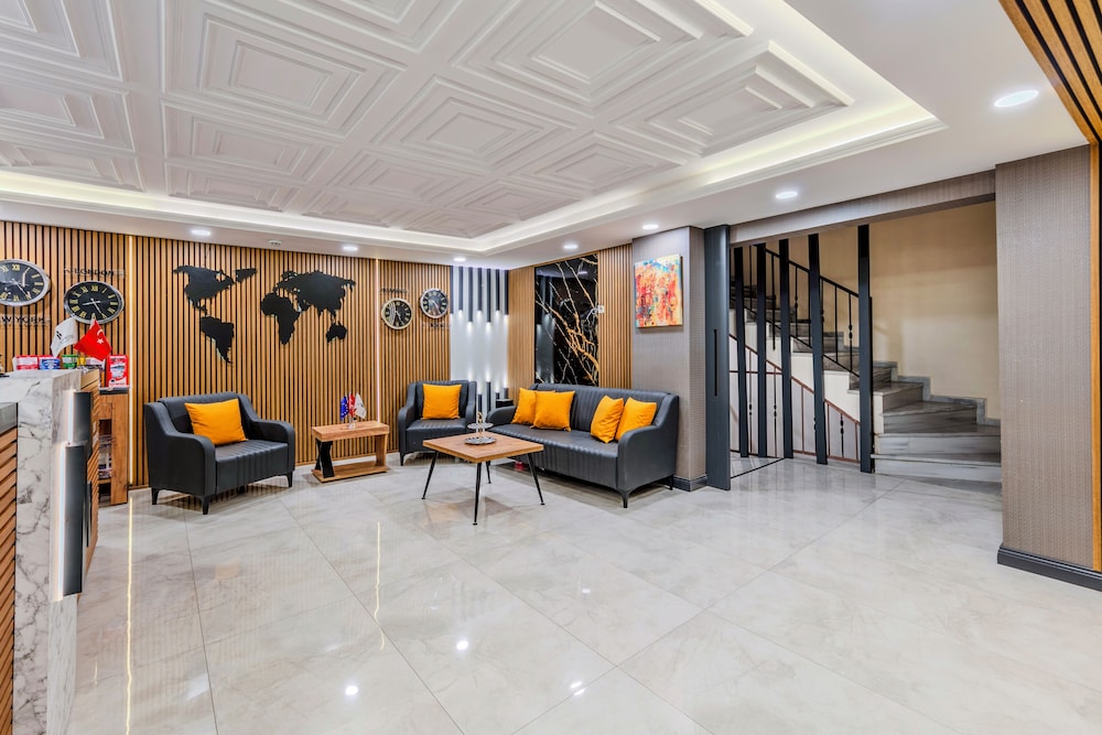 Roys Hotel & Suites 26/50