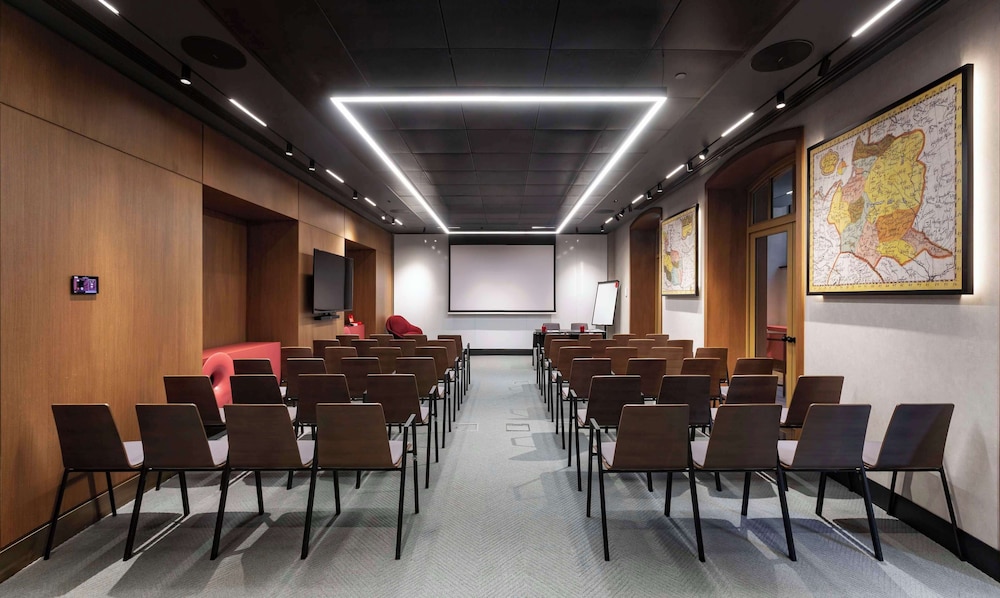 Radisson RED Tbilisi 61/73