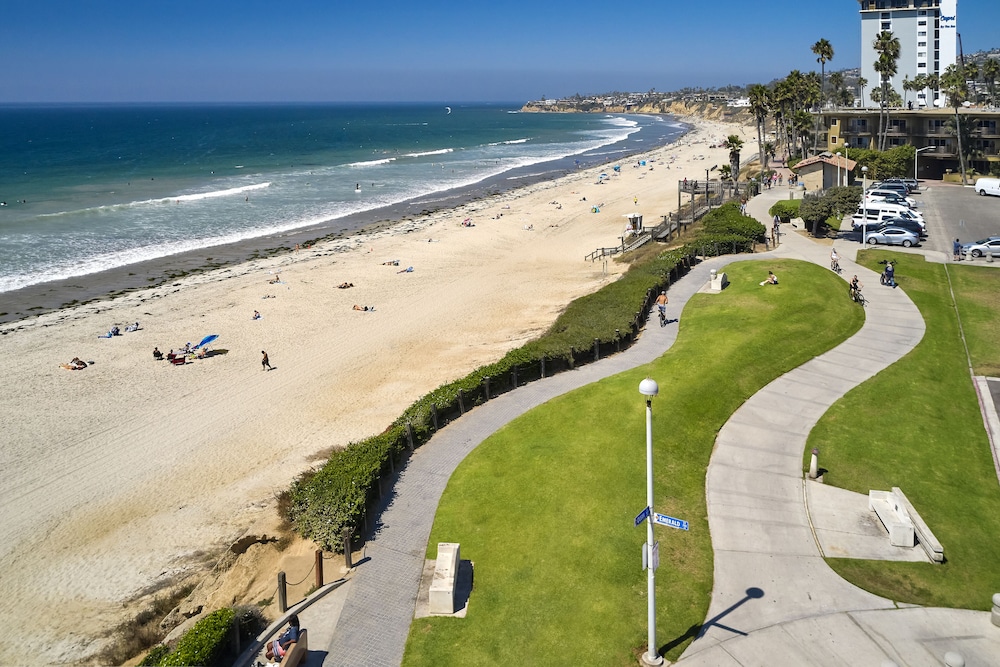 Pacific View Inn 7/59