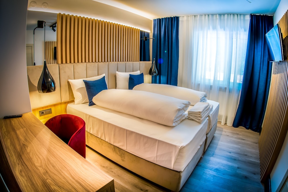 COMFORT, DOUBLE BED