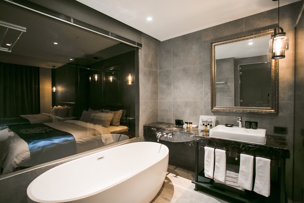 Saint Art Hotel 30/30