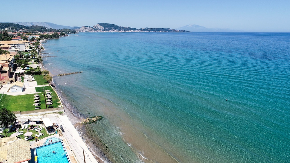 Nefeli Beach 34/44