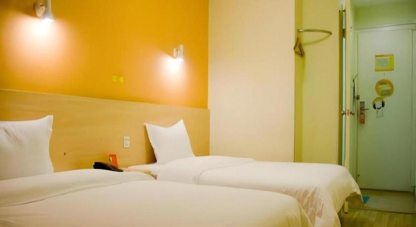 7 Days Inn (Dongguan Houjie Convention and Exhibition Center) 14/42