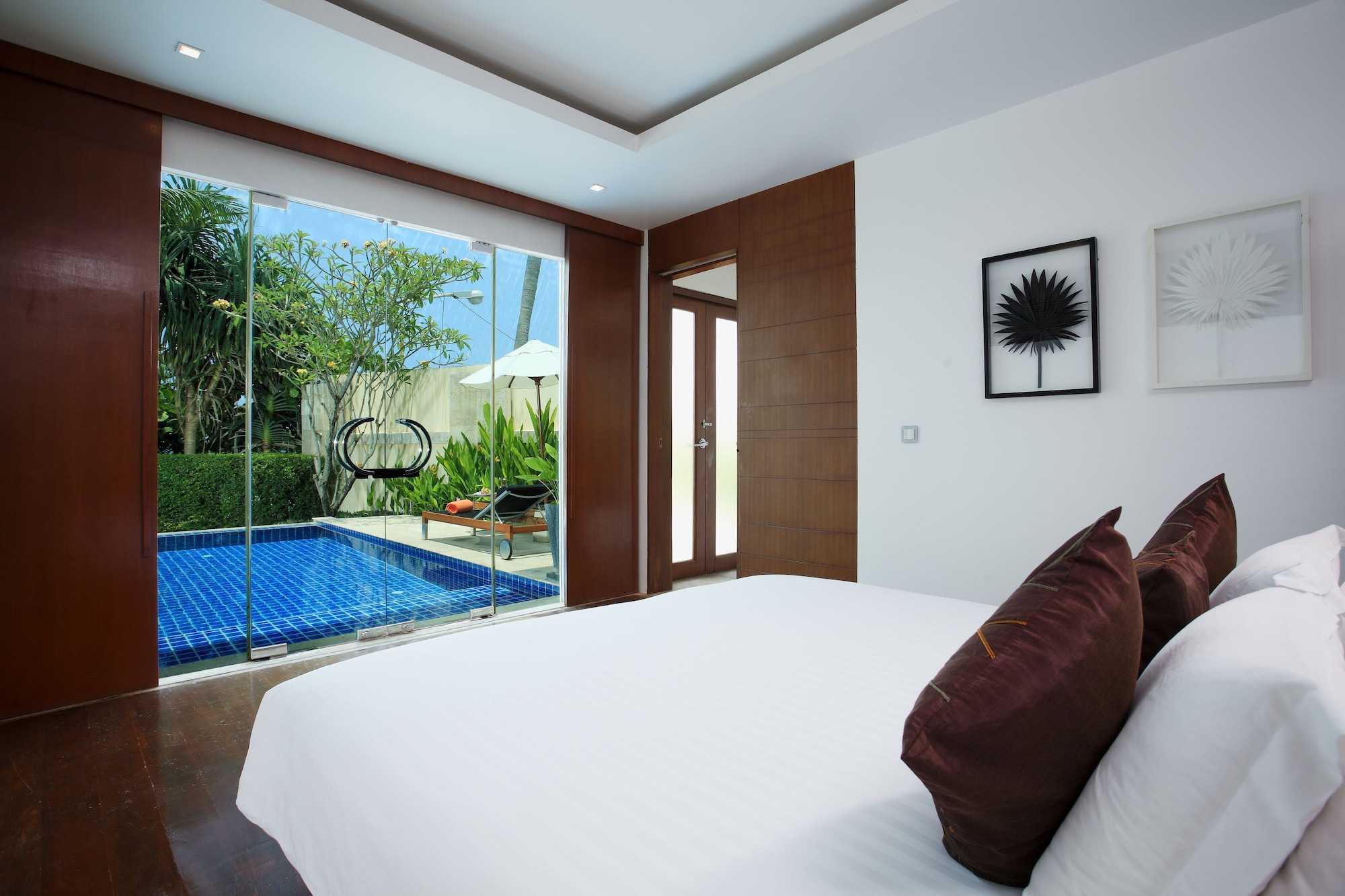 Beachfront Pool Villa