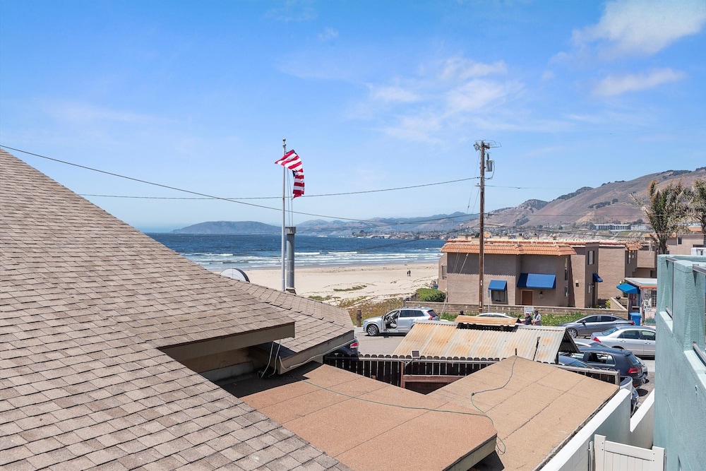 Beach House Inn & Suites 40/50