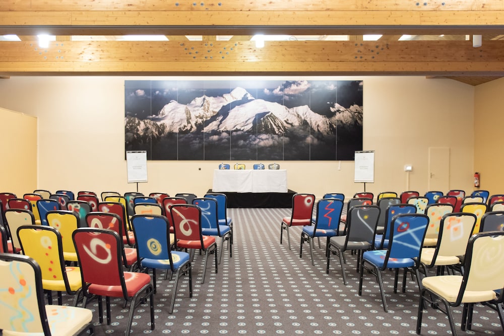 Chalet Hotel le Prieure and Spa 77/87