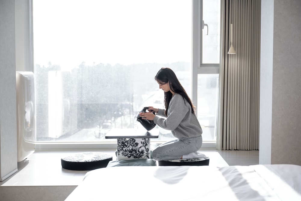 Avvio Hotel 11/50