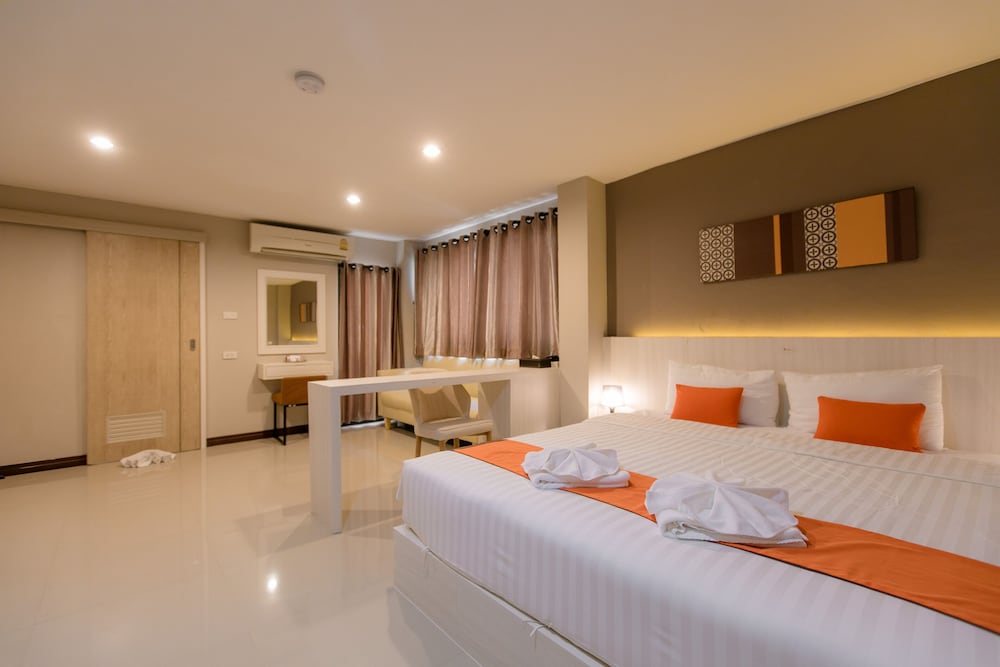 De Hug Hotel & Residence 12/68