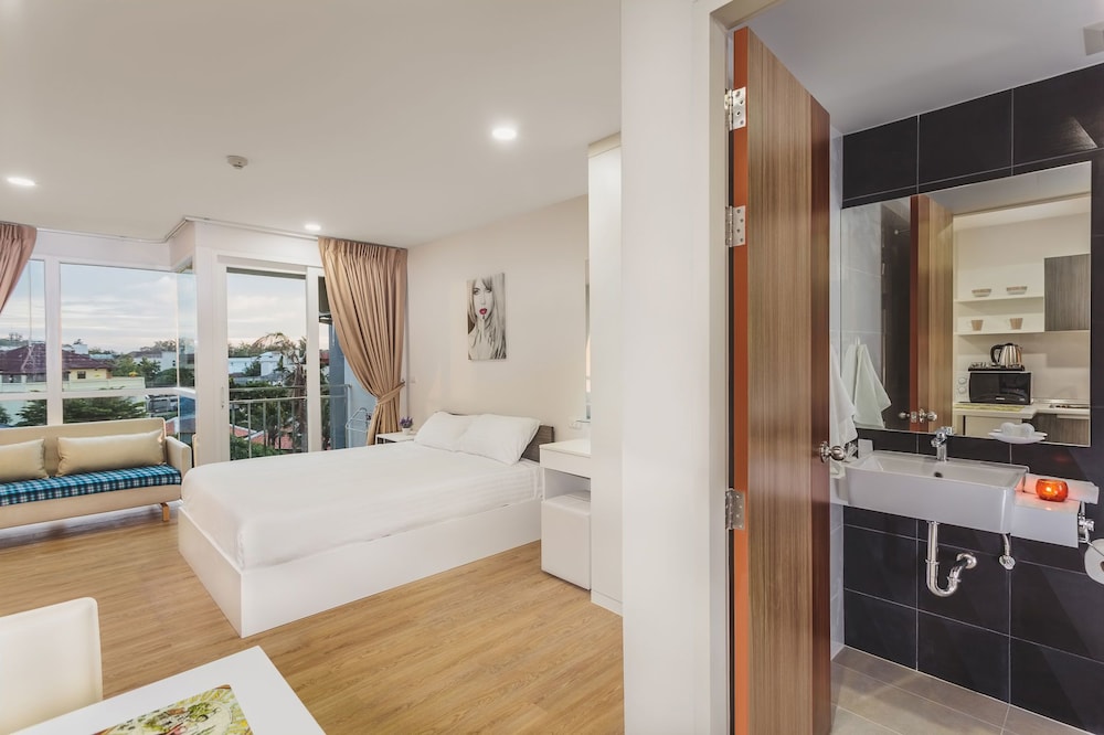 Condo in Kata in Ozone - A519 12/26