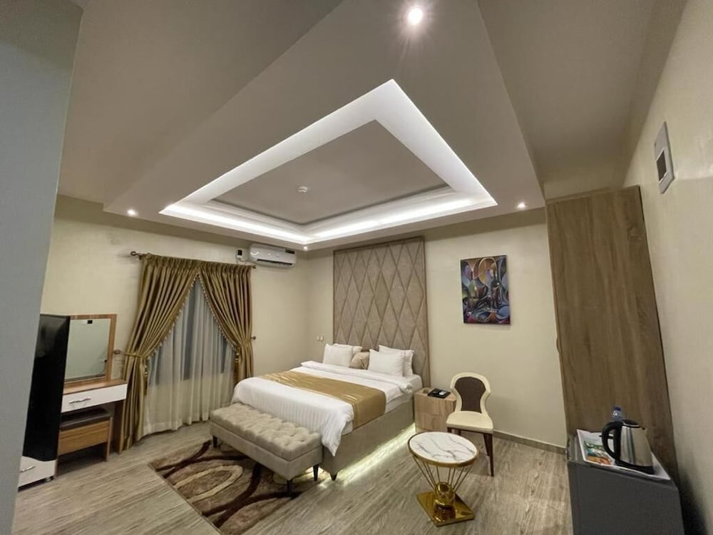 God's Touch Apartments Signature 19/50