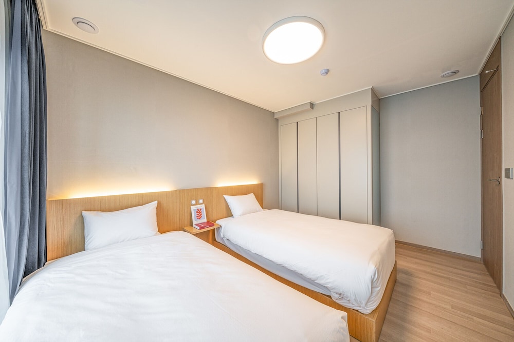 Royal, Suite, Queen Bed