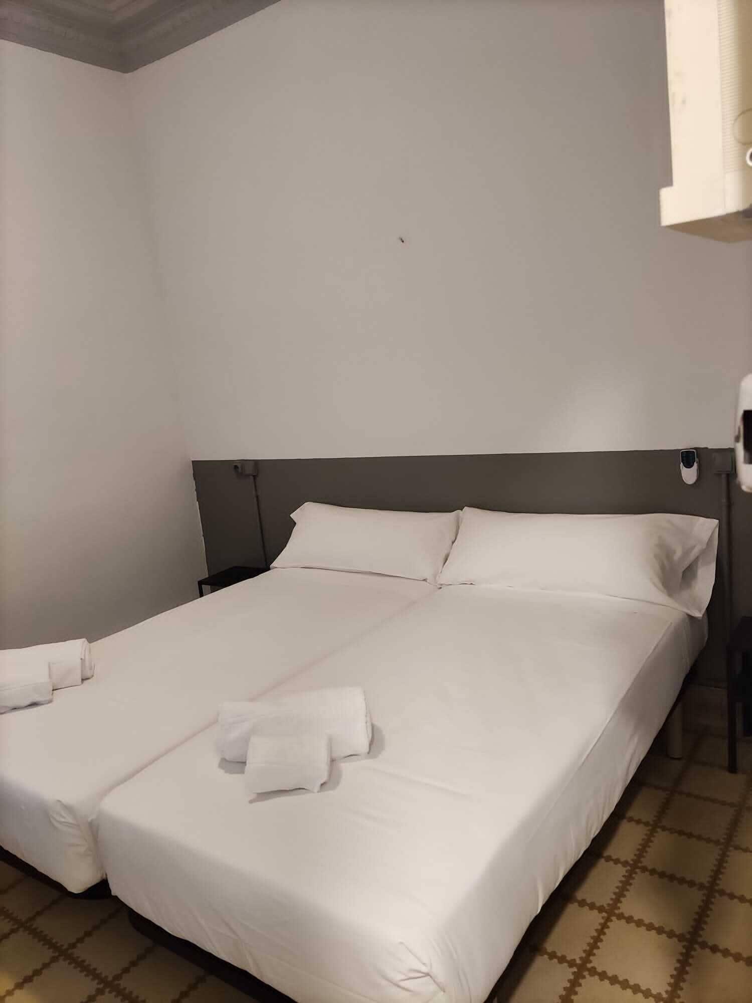 Economy, Double Bed, Shared Bathroom