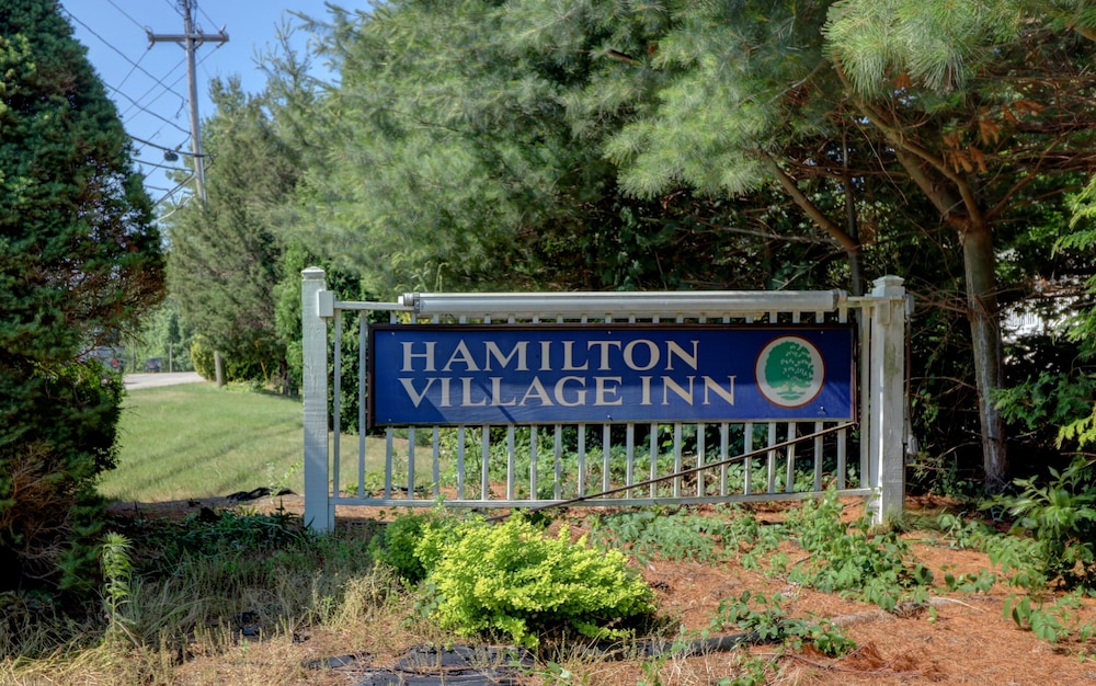 Hamilton Village Inn 41/71
