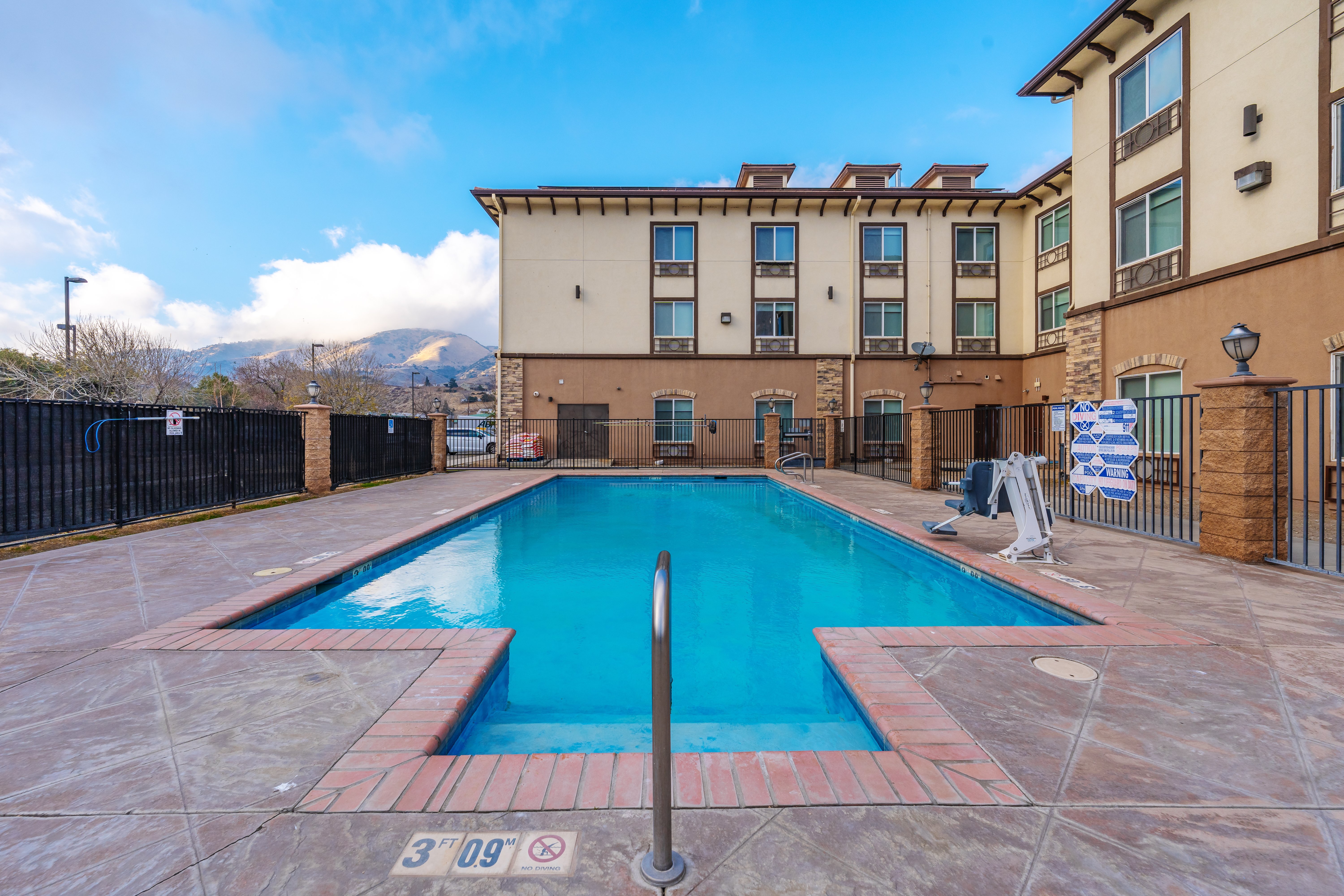 Holiday Inn Express Hotel & Suites Frazier Park 66/67