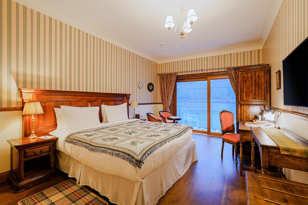 Superior, King Bed, Loch View, Balcony