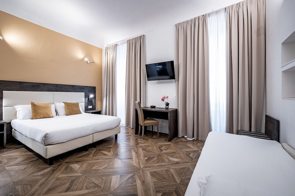 ROOM, TRIPLE
