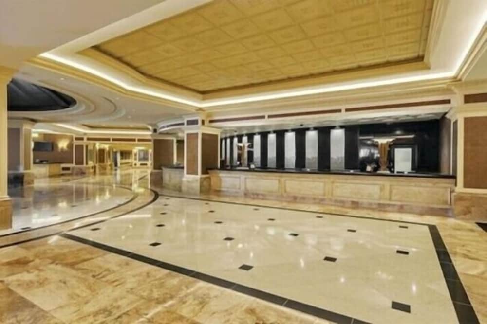 Gold Strike Casino Resort 7/69