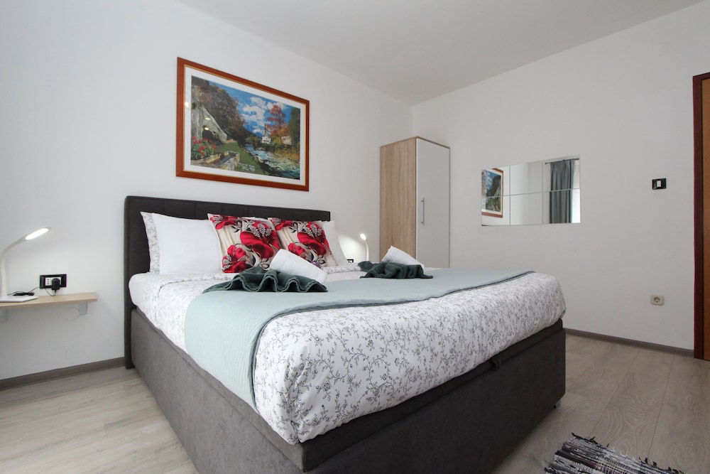 COMFORT, DOUBLE BED, BALCONY