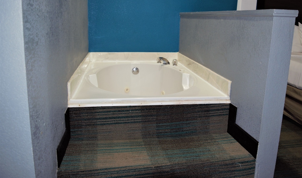 Days Inn by Wyndham Montgomery 14/29