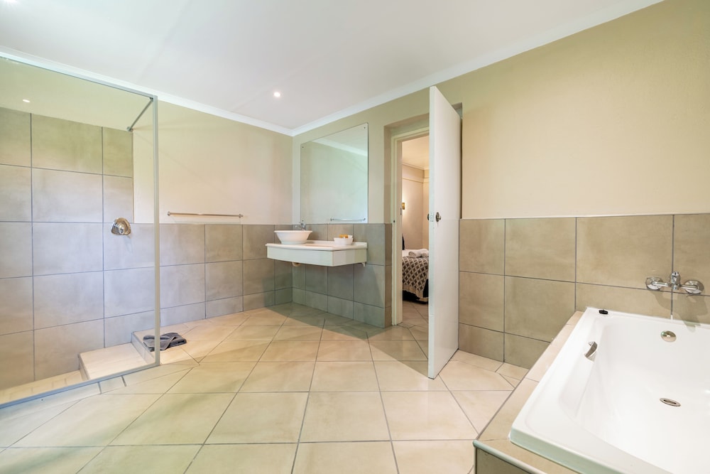 Hotel Numbi and Garden Suites 62/63