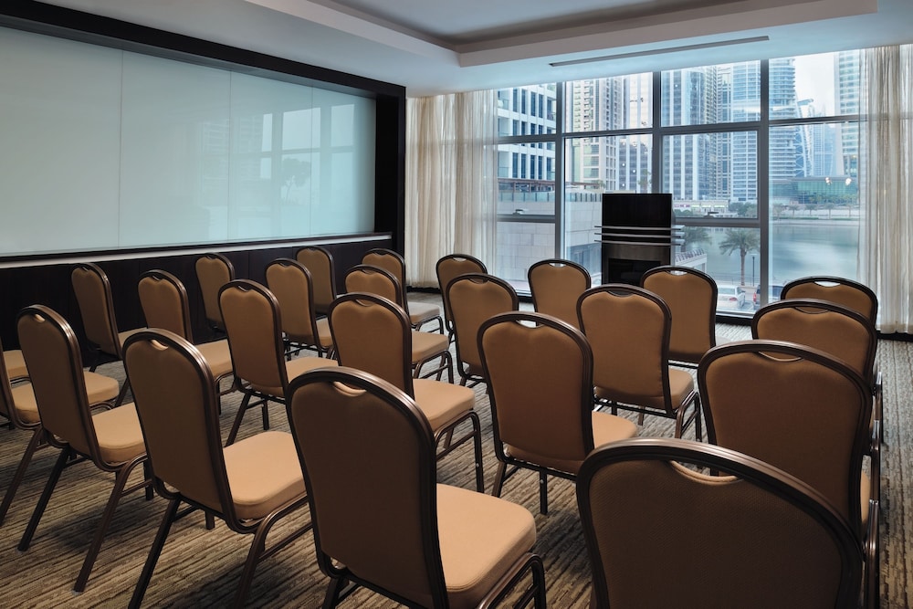 Movenpick Jumeirah Lakes Towers 66/75