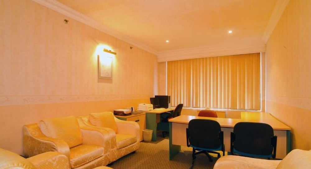 Dynasty Hotel 29/41
