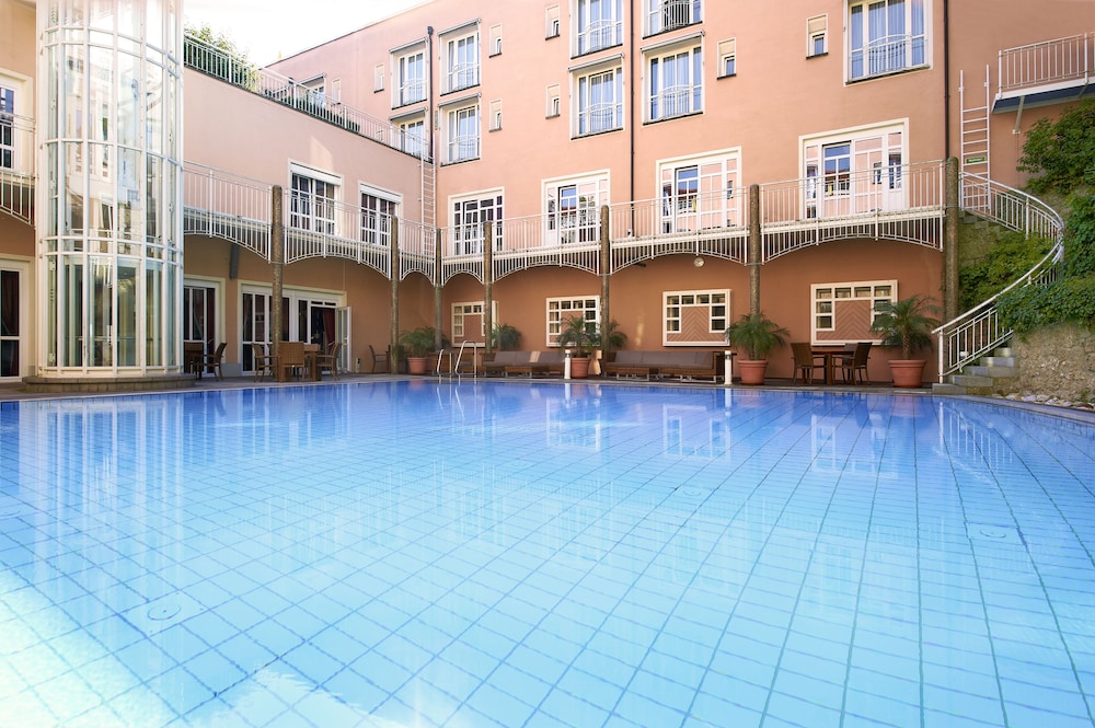 Quellness Golf Resort 2/50