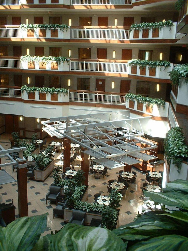 Embassy Suites by Hilton Dulles North Loudoun 18/58