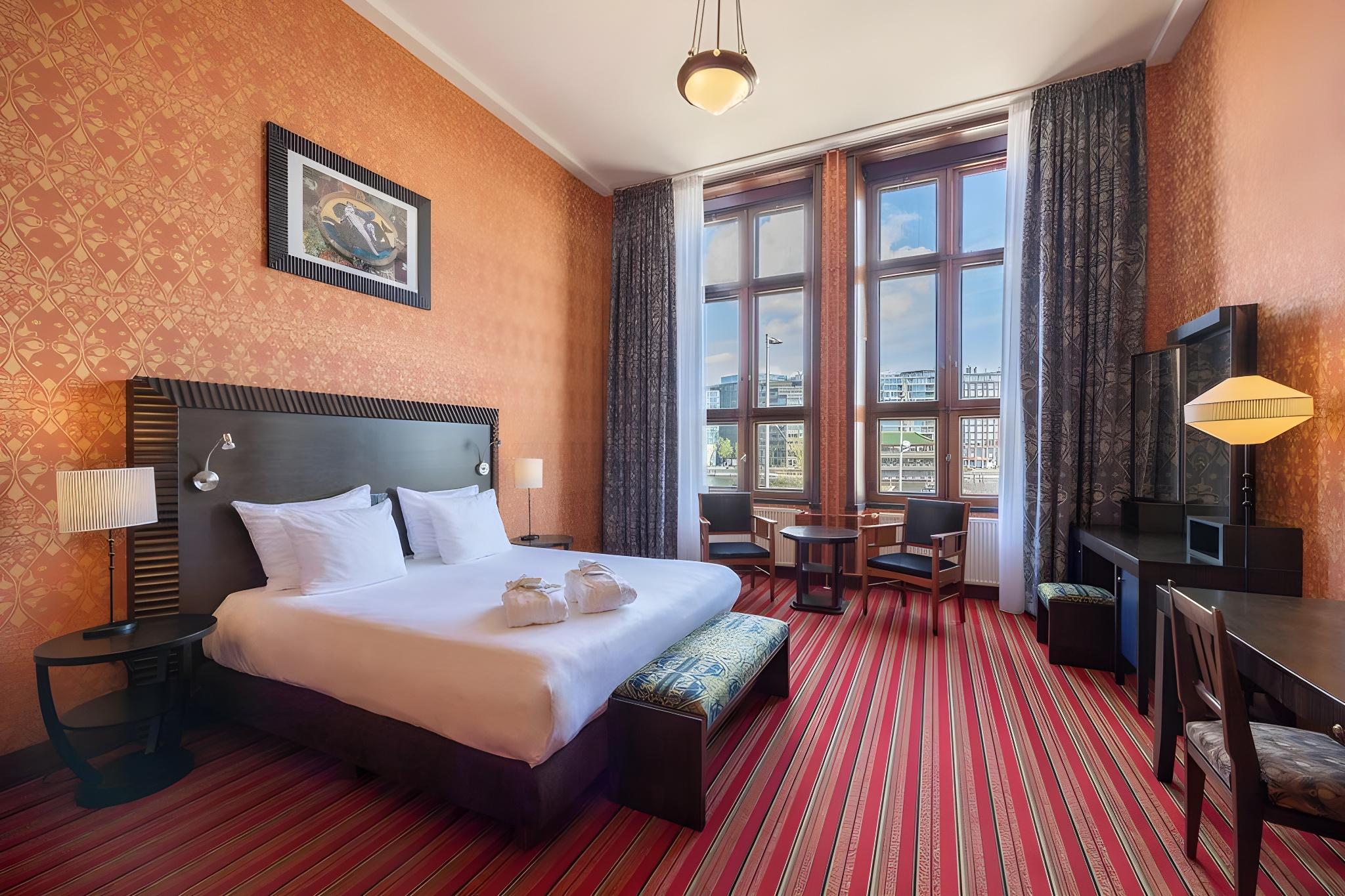 Superior, King and Twin Beds
