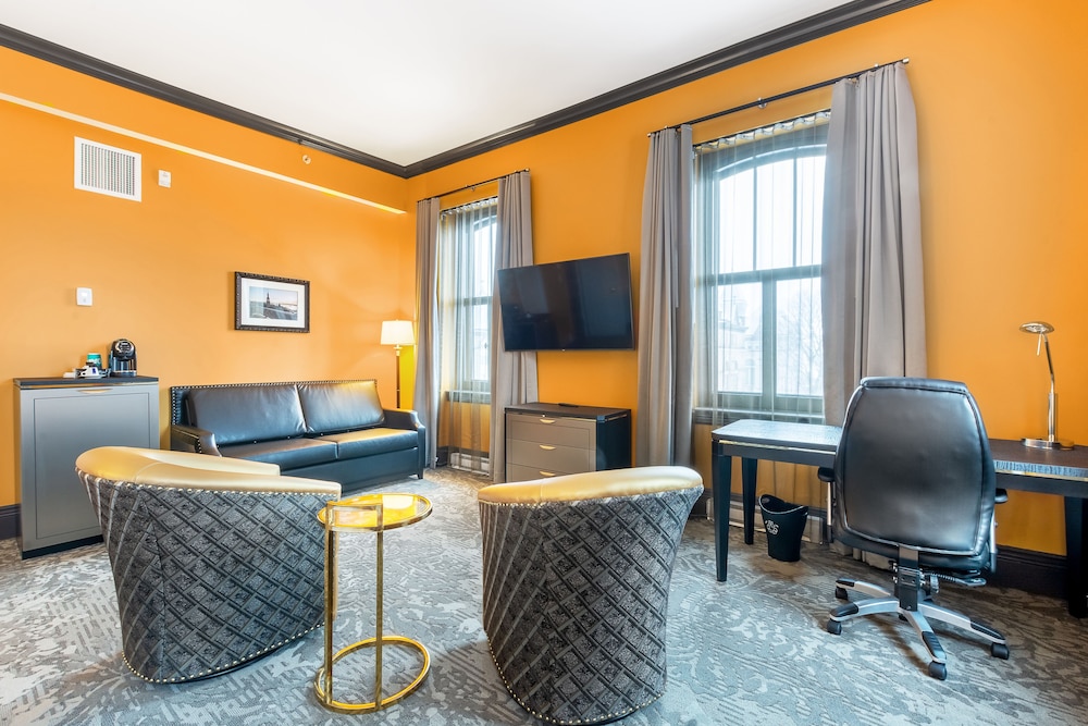 Hotel Clarendon 46/65