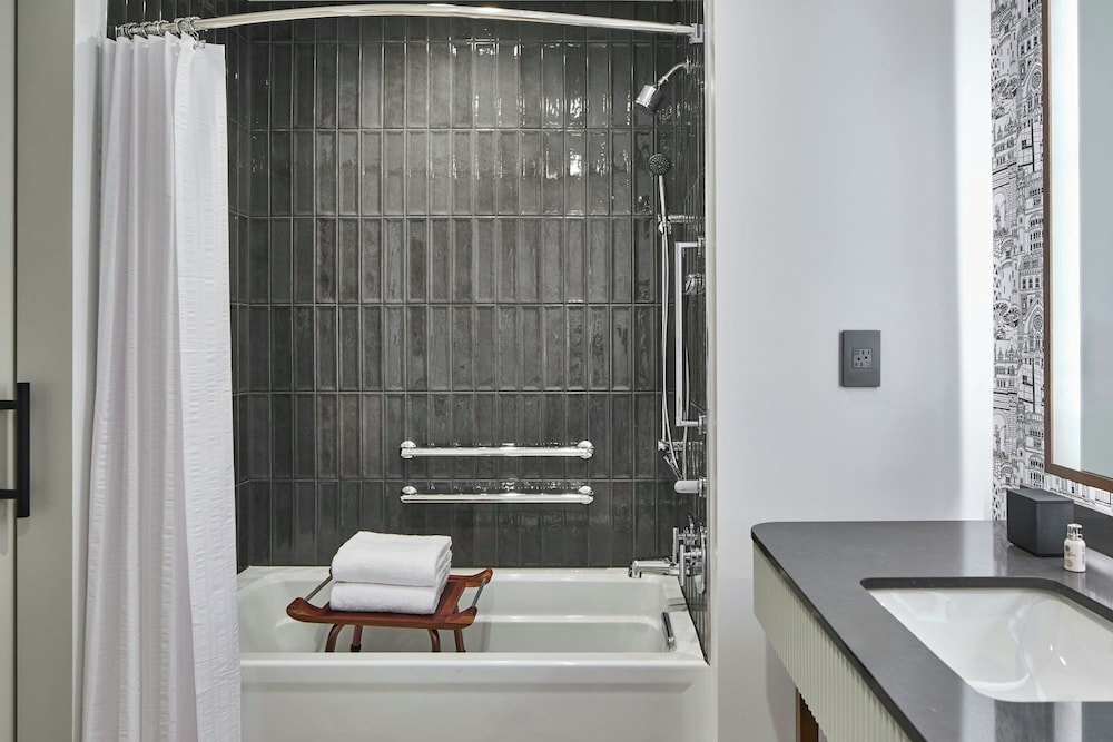 Hotel Celare, Cincinnati Midtown, a Tribute Portfolio Hotel 48/50