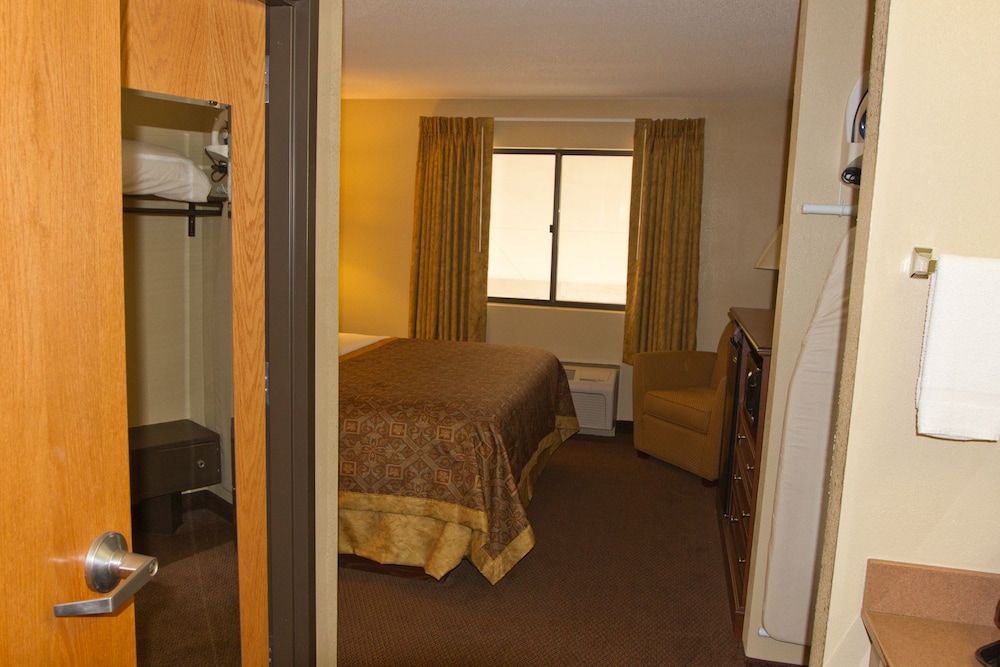Greenstay Hotel and Suites St James 25/62