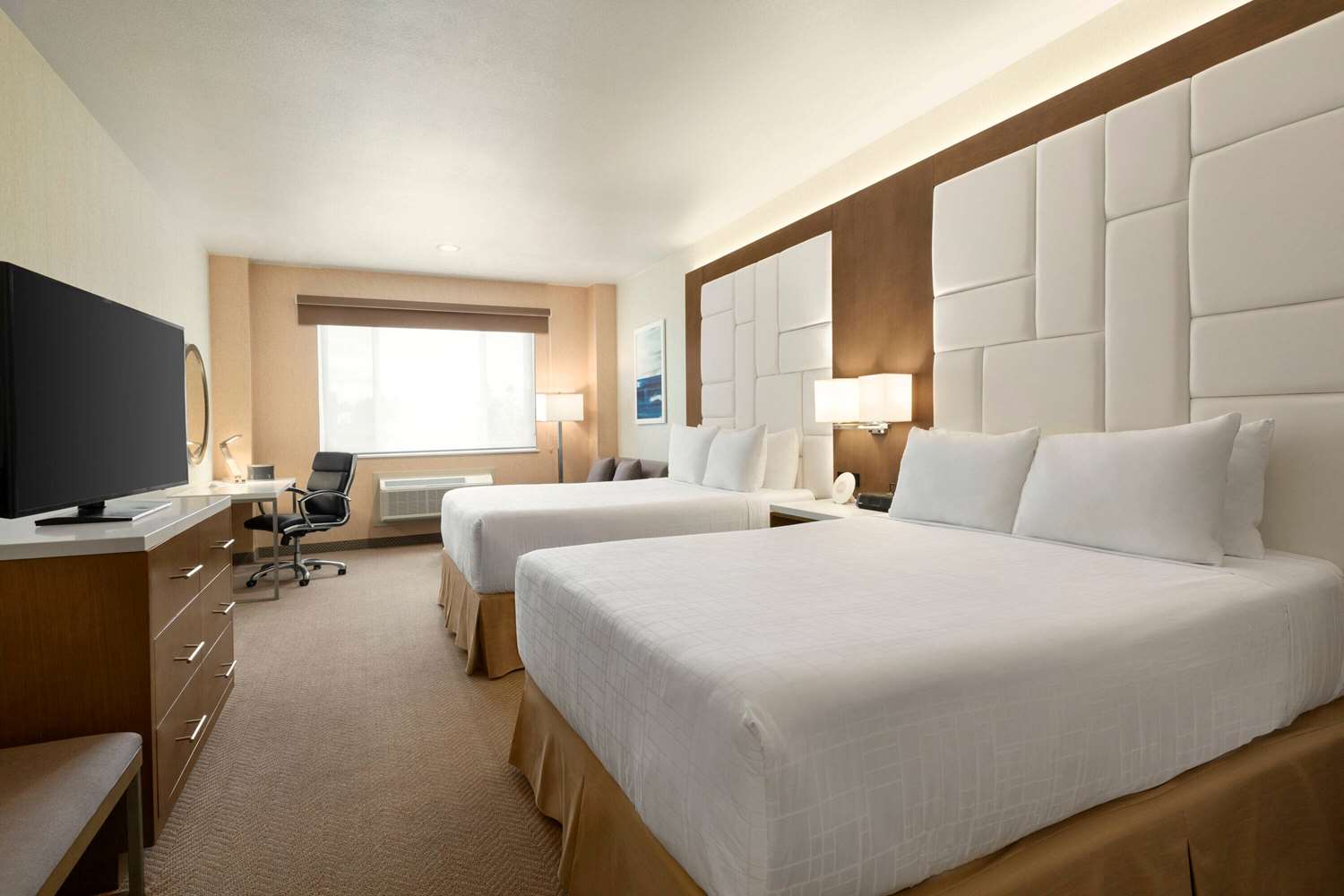 Wyndham Anaheim 7/25