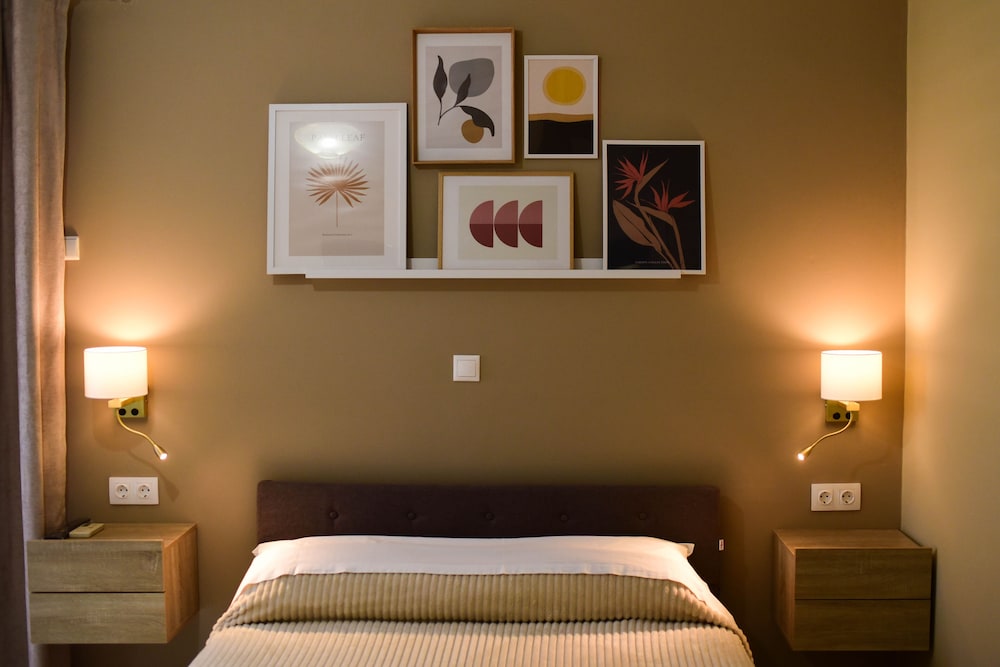 Marinos Rooms 13/50