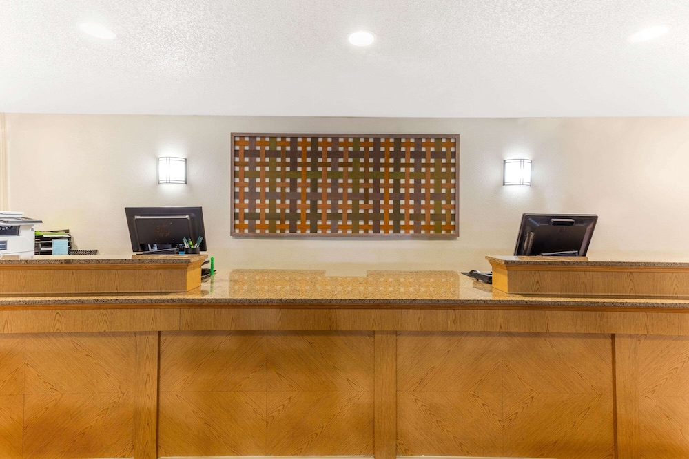 La Quinta Inn And Suites By Wyndham Redding 12/49