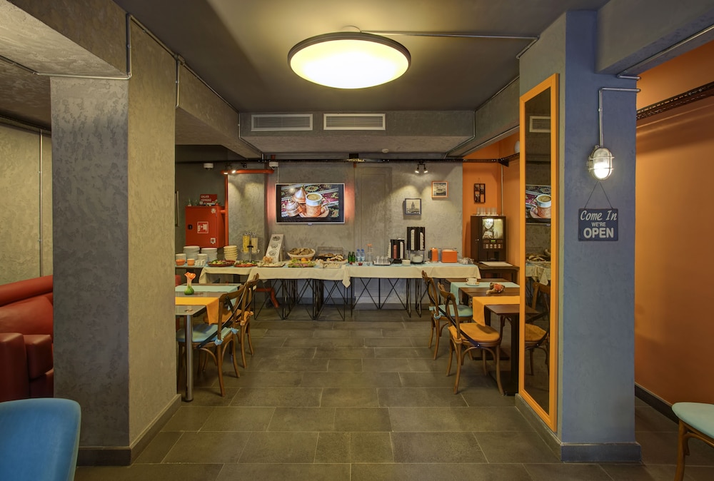 VAVIEN HOTEL 26/30