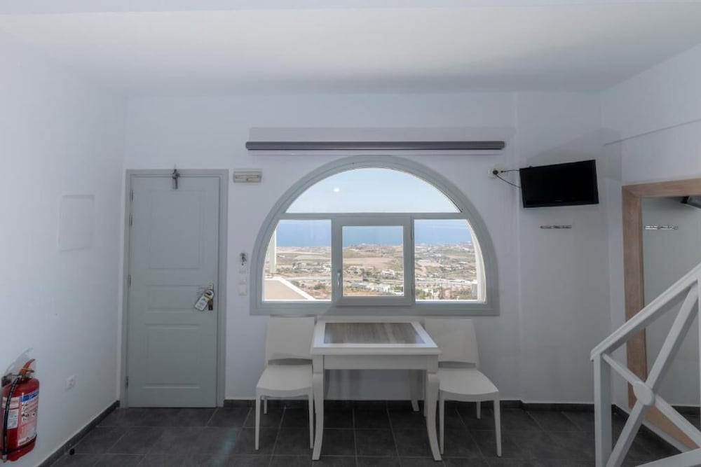 Erato Apartments Santorini 62/75