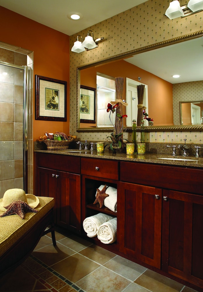 Hyatt Vacation Club at Windward Pointe 16/58