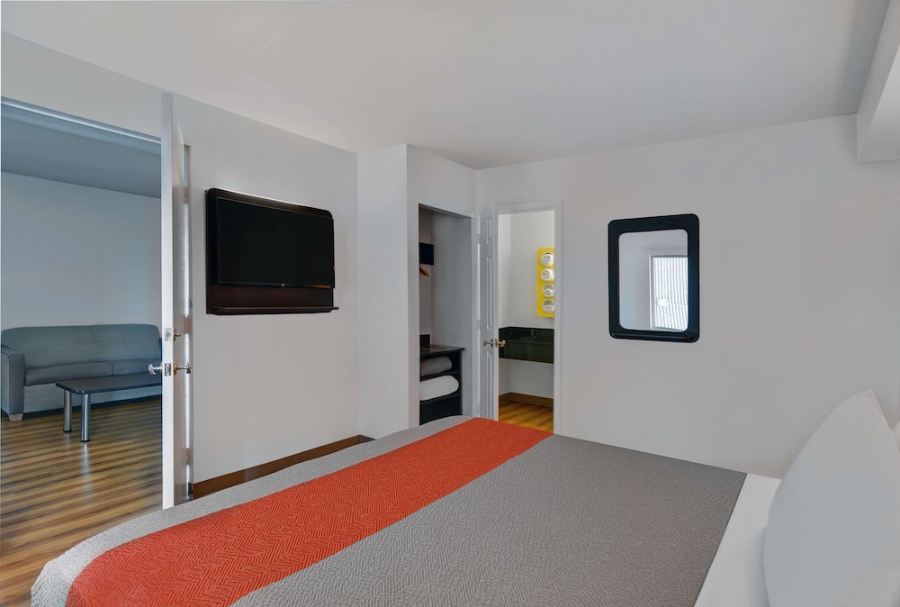 Motel6 Cutler Bay, FL - Miami 25/65